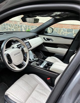 Range Rover Velar  300d first edition dynamic