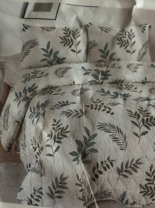 Colcha bouti para cama de 150cm. Nuevo a estrenar.
