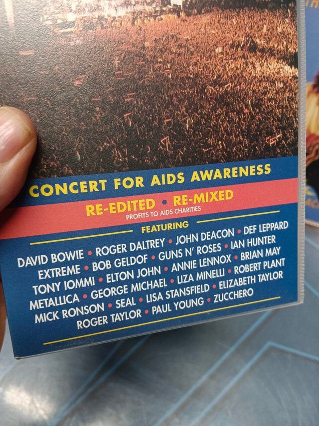 2 VHS The Freddie Mercury Tribute + The brian may band