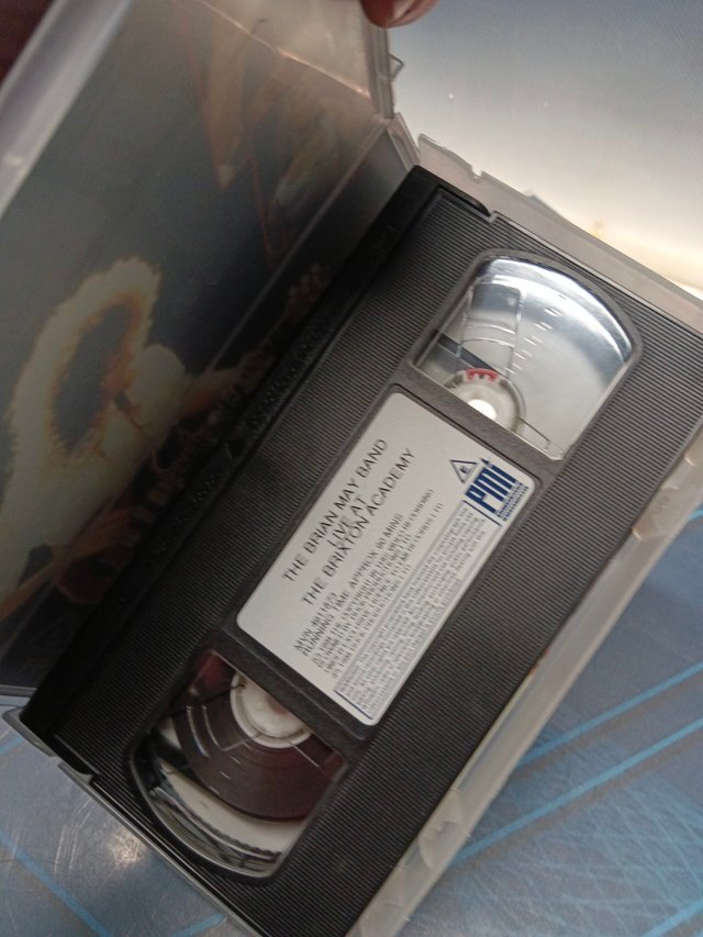 2 VHS The Freddie Mercury Tribute + The brian may band