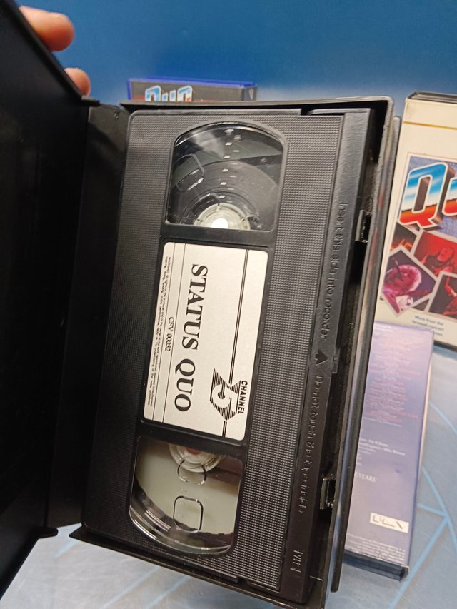 5 VHS STATUS QUO - ROCKING THROUGH THE YEARS y mas