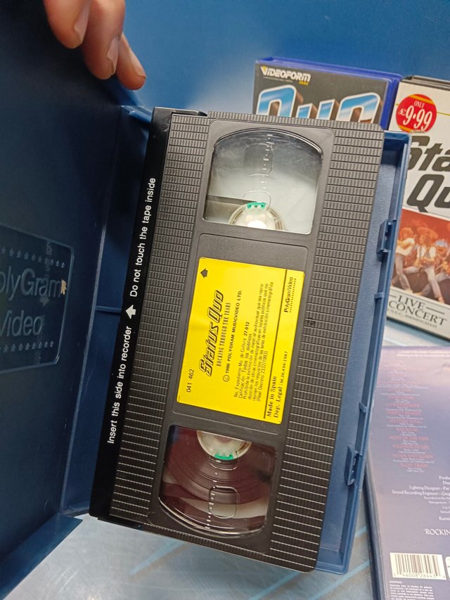 5 VHS STATUS QUO - ROCKING THROUGH THE YEARS y mas