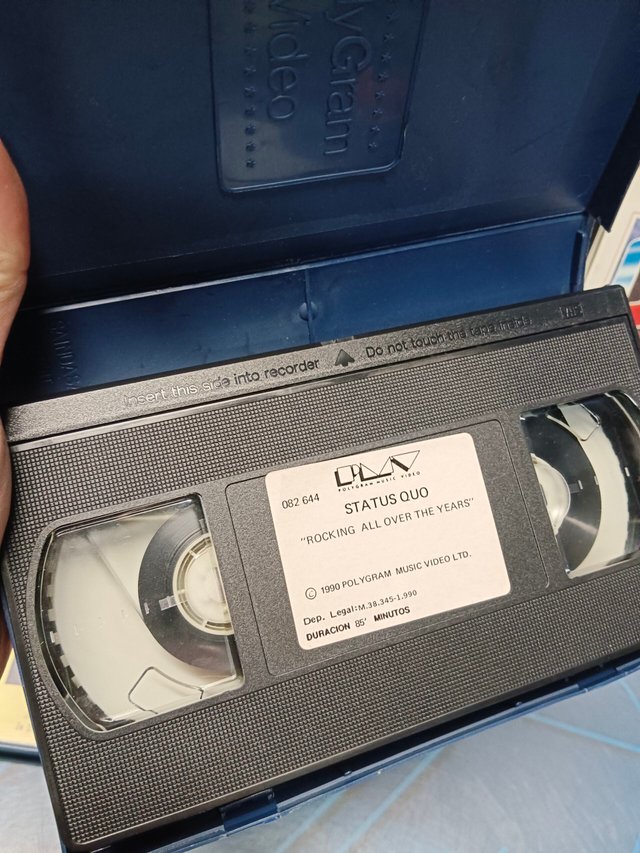 5 VHS STATUS QUO - ROCKING THROUGH THE YEARS y mas
