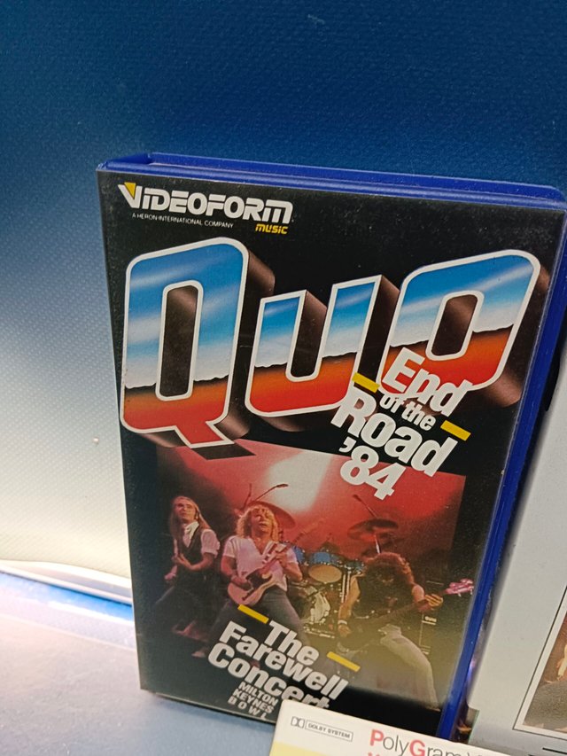 5 VHS STATUS QUO - ROCKING THROUGH THE YEARS y mas