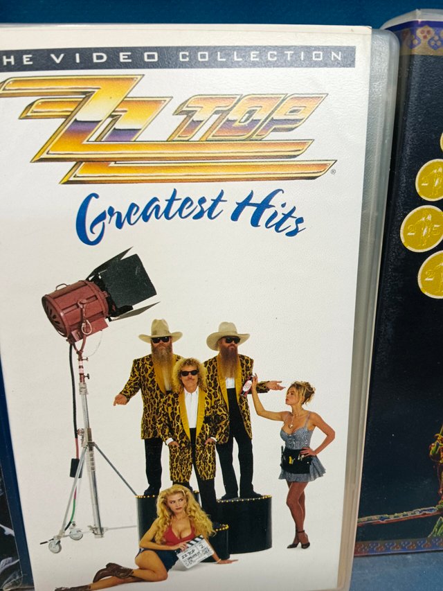 4 vhs, varios, videos musicales, grupos como ZZ TOP, JETHRO TULL, MARILLION, THE POLICE,