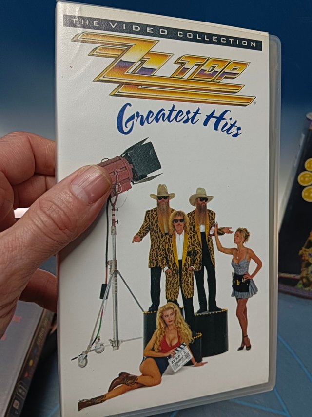 4 vhs, varios, videos musicales, grupos como ZZ TOP, JETHRO TULL, MARILLION, THE POLICE,