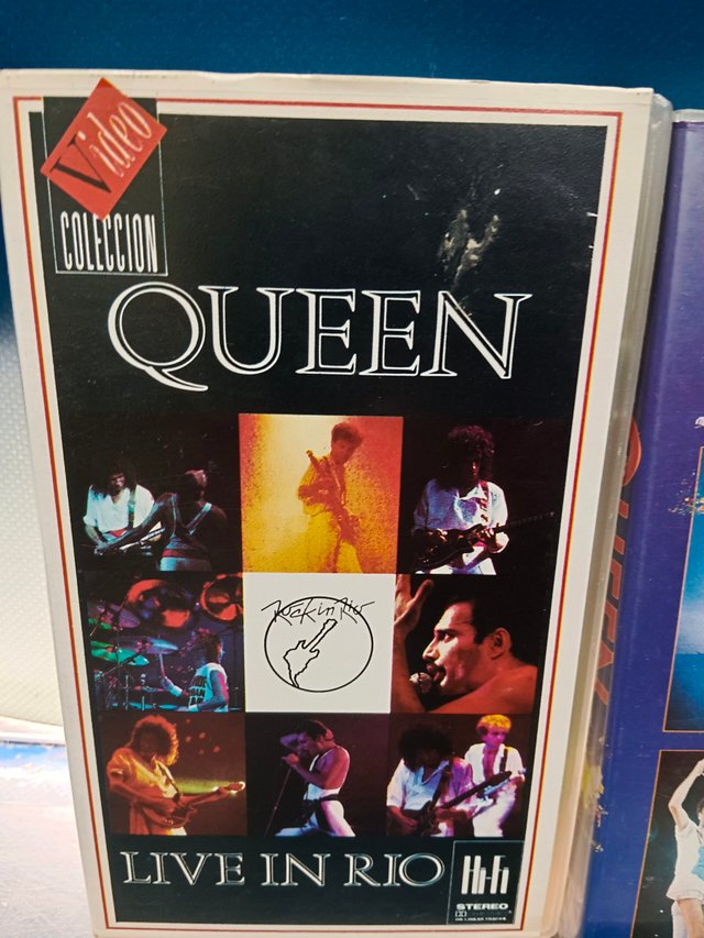 lote 6 VHS, musicales, Queen live at, live it...