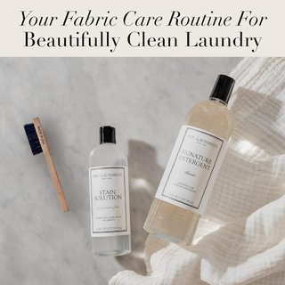 The Laundress cepillo manchas ropa portátil