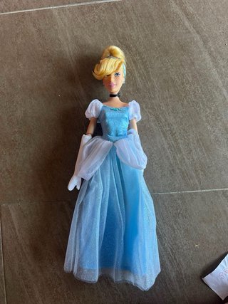 Muñecas Cenicienta y Ariel con sonido