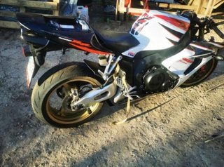 Inyector honda cbr 1000 rr . 18325