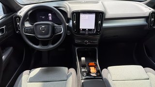 VOLVO XC40 2.0 B3 MHEV PLUS DARK DCT 5P