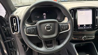 VOLVO XC40 2.0 B3 MHEV PLUS DARK DCT 5P
