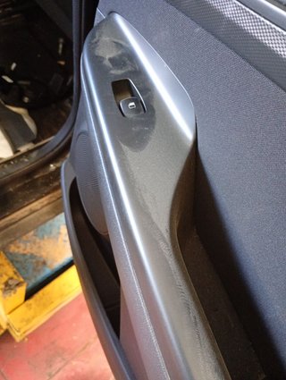 MANDO ELEVALUNAS TRASERO DERECHO Hyundai Kona (OS)(2017->)