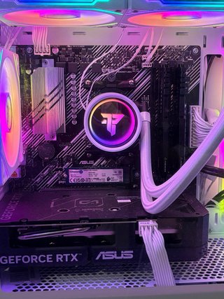 PC Pccom Ryzen 7 5800X / 32GB / 1TB SSD