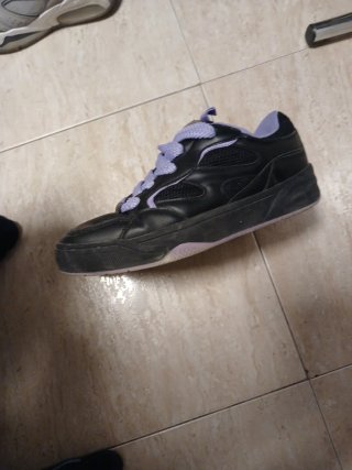 Zapatos Bershka Negros y Morados