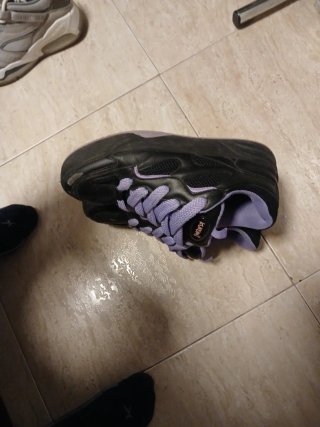 Zapatos Bershka Negros y Morados