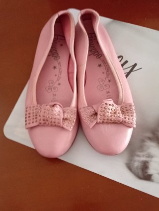 BAILARINAS DE PIEL rosa, incrustaciones de piedras