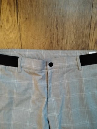 Pantalón de tela a cuadros Zara