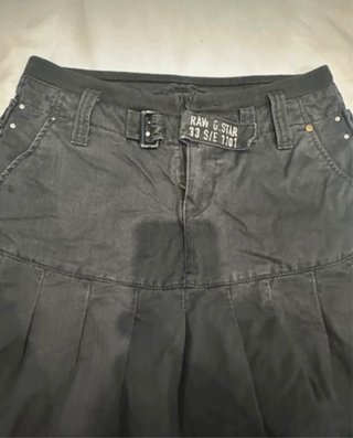 Falda G-Star RAW Negra Plisada