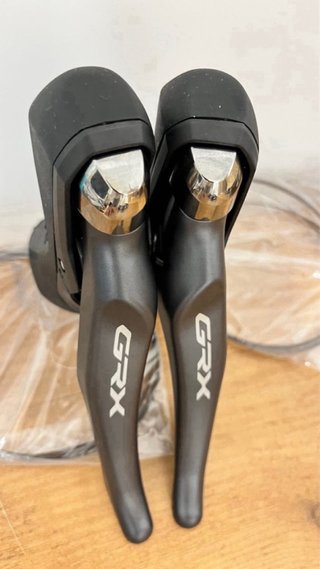 Manetas y pinzas Shimano GRX Rx810 2x11 disco