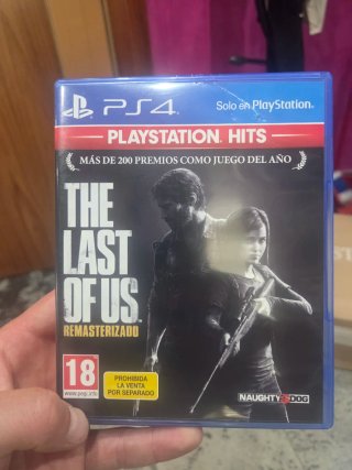 PS4 Slim 500 GB Negra con 2 mandos