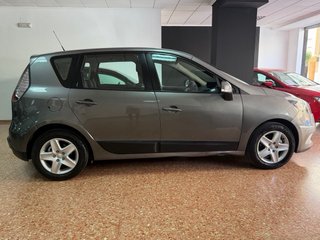 Renault Scenic 2012