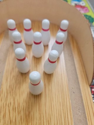 Juego de Bolos de Madera