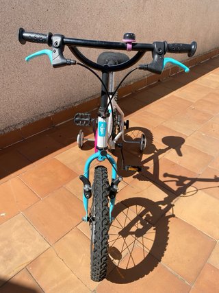 Bicicleta B'Twin 16 infantil con ruedines