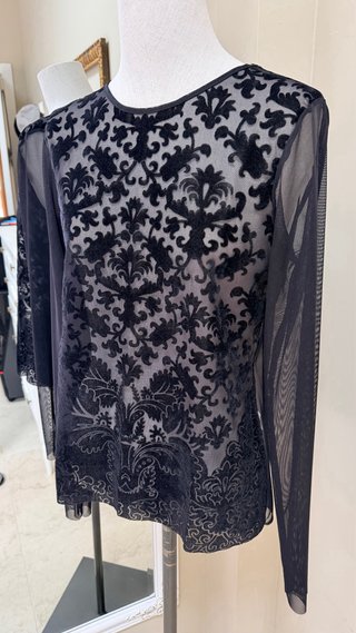 Camiseta Zara tul negro bordado L