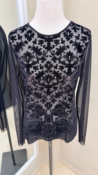 Camiseta Zara tul negro bordado L