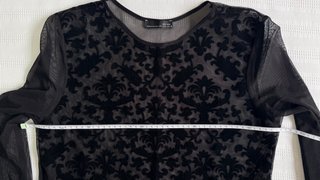Camiseta Zara tul negro bordado L