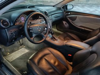 Mercedes-Benz  CLK 2004 para arreglar