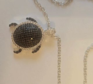 Colgante Tortuga con diamantes Negros y Blancos