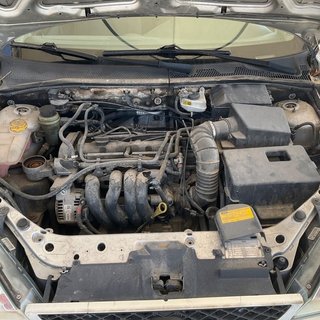 Ford Focus Ghia 1.6 gasolina pegatina B