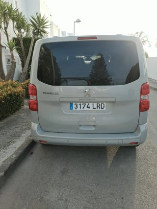 Peugeot Traveller 2021