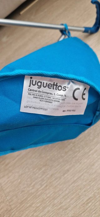 Carro de bebé y carrito de la compra