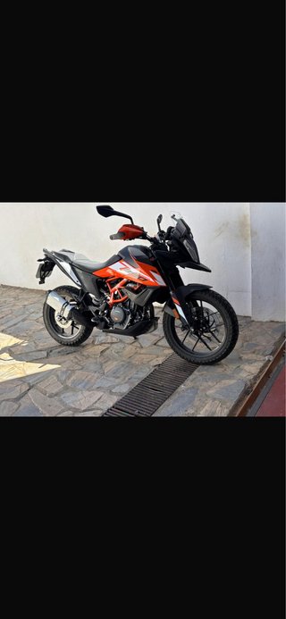KTM 390 Adventure Negra y Naranja