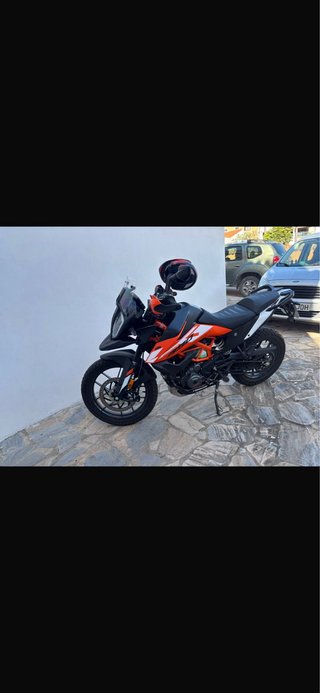 KTM 390 Adventure Negra y Naranja