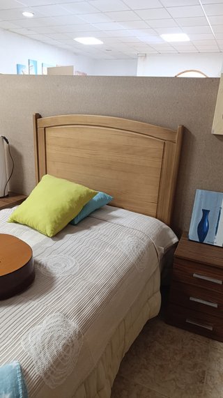 2 Mesitas de Noche Madera y Metal
