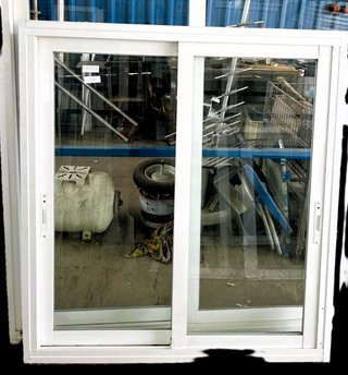 Ventana corredera aluminio blanca