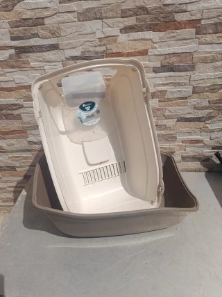 Arenero para gatos con tapa abatible