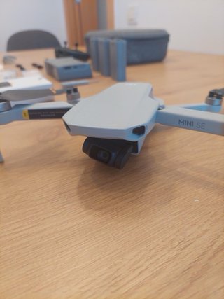 DJI Mini SE Fly More Combo Drone