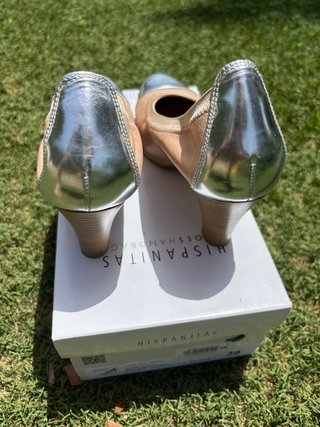Zapatos Hispanitas beige puntera metalizada