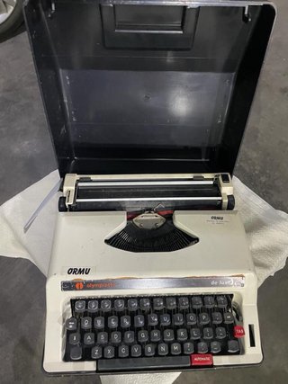 Macchina da scrivere ORMU Olympiette de luxe