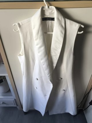 Vestido tipo americana sin manga Zara blanco