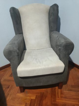 Butaca de tela beige y gris