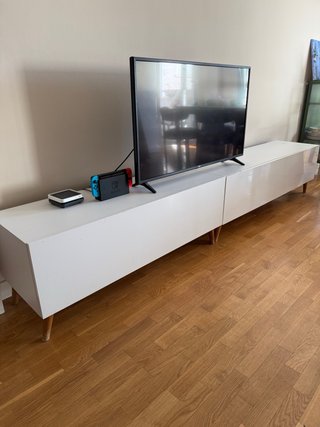 Mueble TV blanco madera