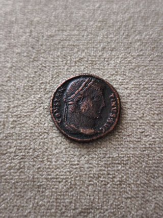 Follis bronce Constantino