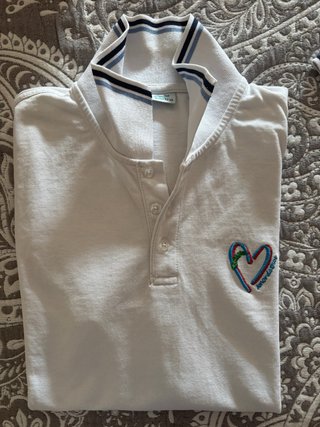 Camiseta Polo Blanca con Corazón Bordado Talla S
