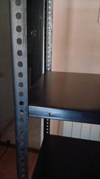 Estantería de metal
